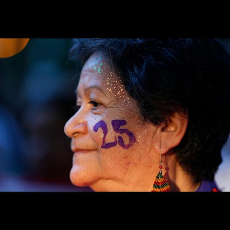 Miles de mujeres marchan en Ciudad de México 