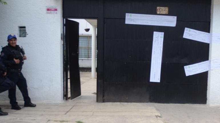 También se adiciona el artículo 238 bis, que sanciona a quien mantenga la ocupación de un inmueble pese a requerimiento de la autoridad, equiparándolo al delito de despojo.