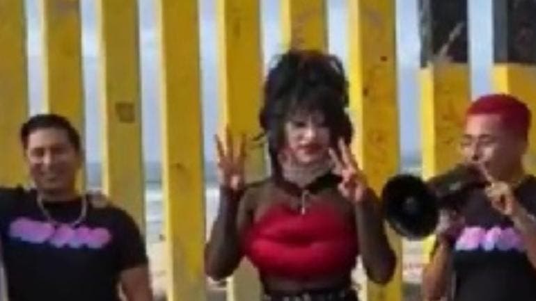 besoton desafian estigma Mexico EU.jpg