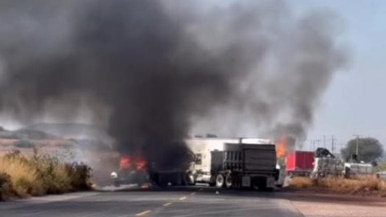 bloqueos Michoacan balaceras.jpg
