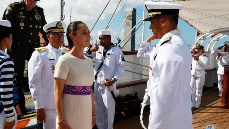 Sjeinbaum con la Armada de México