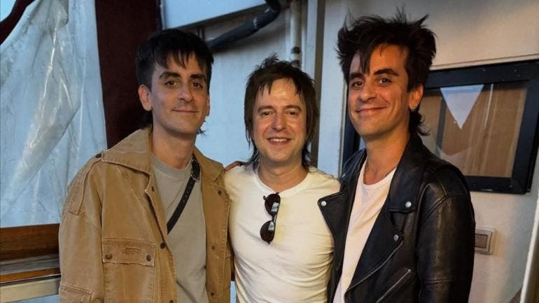 INMIGRANTES Y CHETES DISPARA