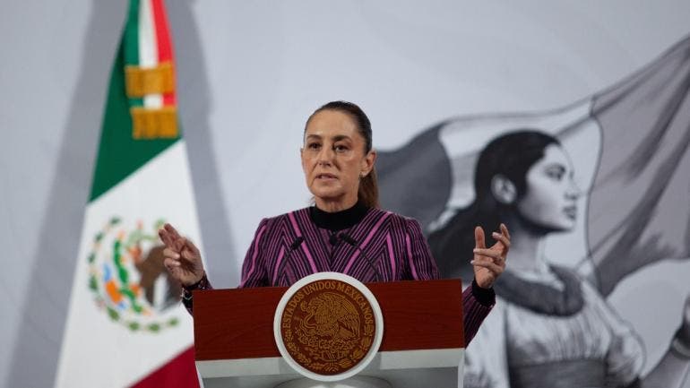 justifica Sheinbaum vallas Palacio Nacional.jpg