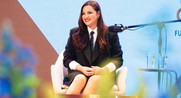 Maite Perroni responde en redes 