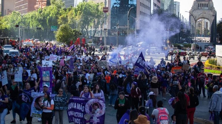 El Sistema de Transporte Colectivo Metro informó de cierres debido a la marcha de hoy,