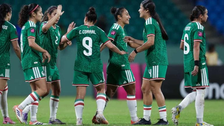  La figura del encuentro fue Charlyn Corral, quien anotó siete goles.