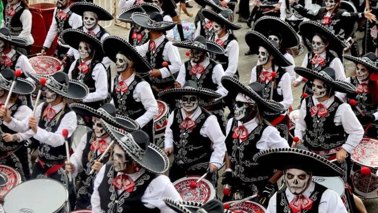 El evento principal será el Gran Desfile de Día de Muertos, con un aforo estimado de 40,000 personas, que iniciará a las 14:00 horas en la Puerta de los Leones del Bosque de Chapultepec