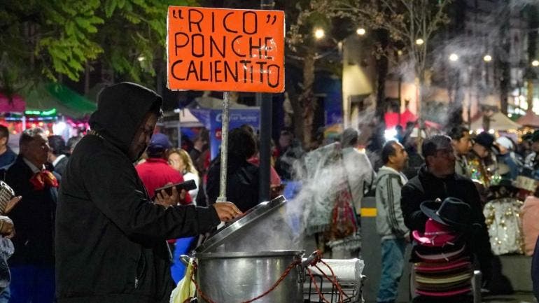 La SGIRPC recordó que las zonas altas y boscosas suelen registrar las temperaturas más bajas y pidió mantenerse informado a través de los canales oficiales y del Sistema de Alerta Temprana de la Ciudad de México.