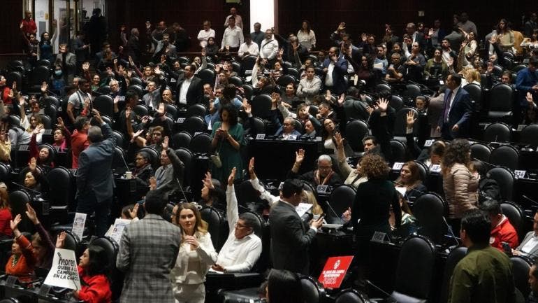 avalan diputados ley aguas.jpg