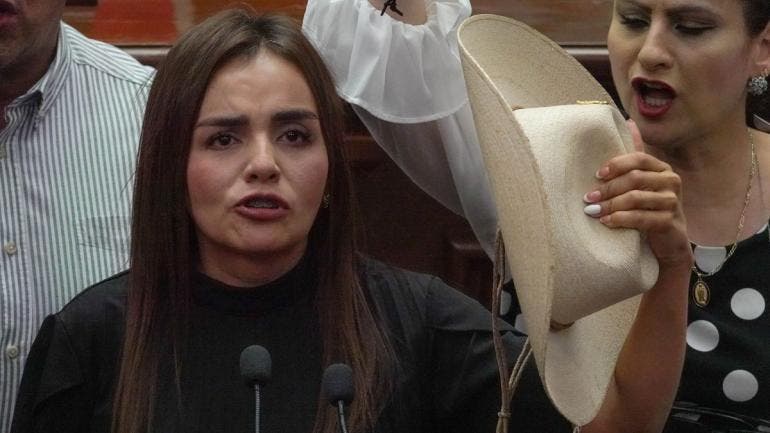 Grecia Quiroz justicia muerte Carlos Manzo.jpg