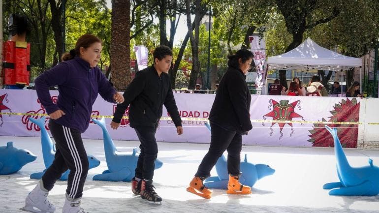 instalan pistas hielo gratuitas CDMX.jpg
