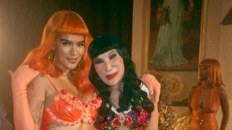 De la revista al reggaetón: Lyn May demuestra su esencia en el video de Karol G