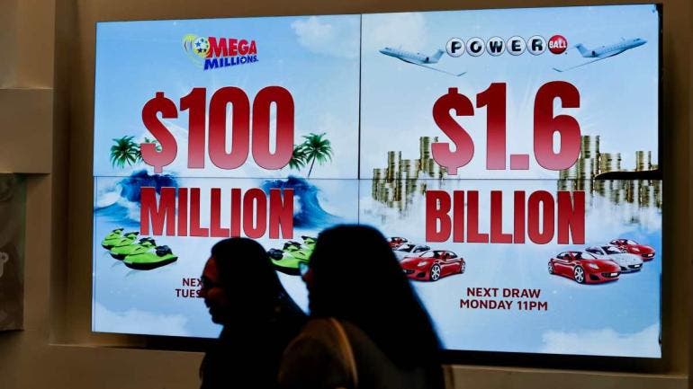 El monto se entregaría en 29 pagos anuales, aunque el ganador puede optar por un pago único en efectivo de 834,9 millones de dólares