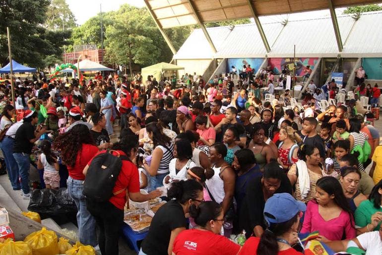  Migrantes en México: El drama de vivir la Navidad en albergues y situación de calle (EFE)