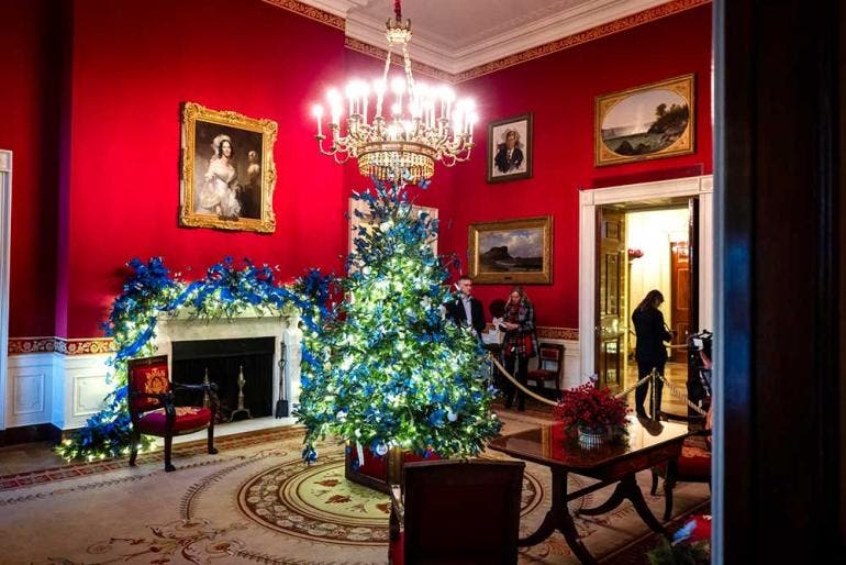 Melania Trump y la Casa Blanca: Decoraciones navideñas con vistas al 250 aniversario de la Independencia (Fotos EFE)