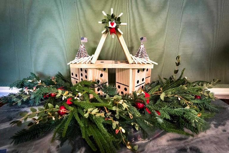 Melania Trump y la Casa Blanca: Decoraciones navideñas con vistas al 250 aniversario de la Independencia (Fotos EFE)