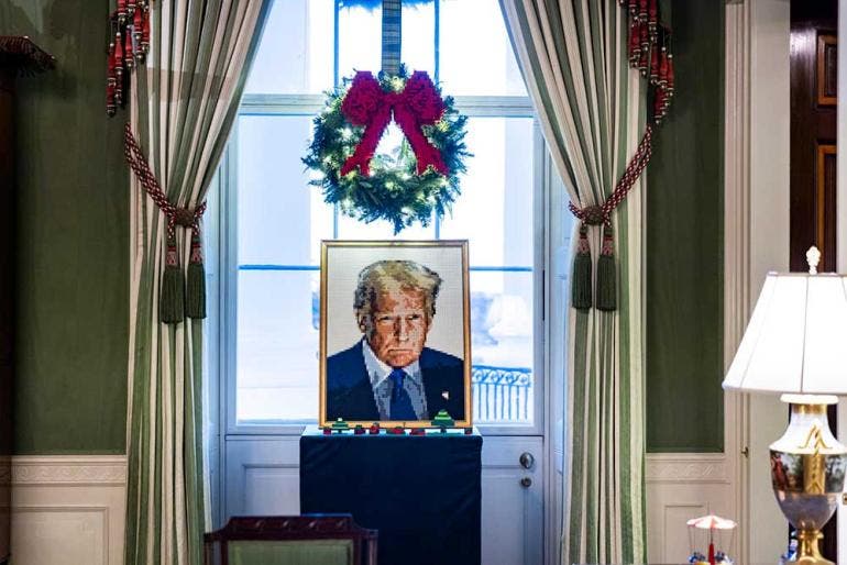 Melania Trump y la Casa Blanca: Decoraciones navideñas con vistas al 250 aniversario de la Independencia (Fotos EFE)