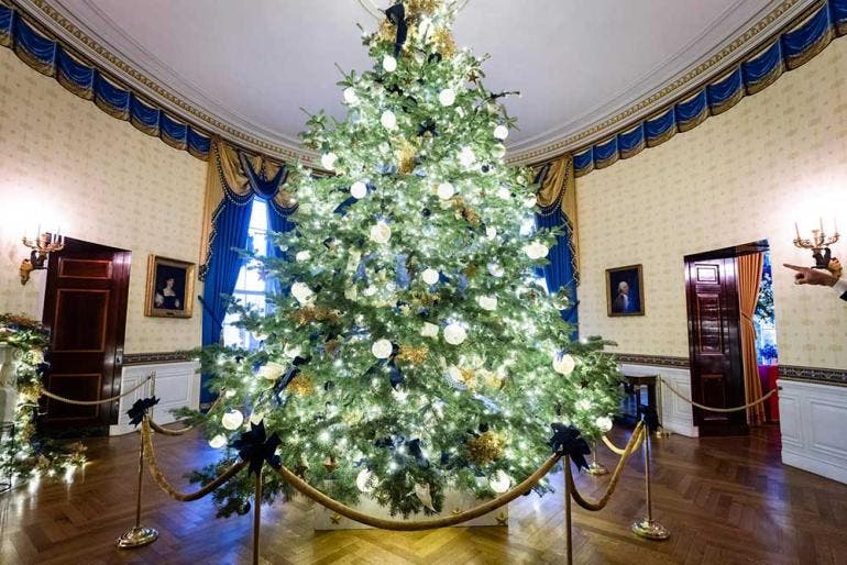 Melania Trump y la Casa Blanca: Decoraciones navideñas con vistas al 250 aniversario de la Independencia (Fotos EFE)