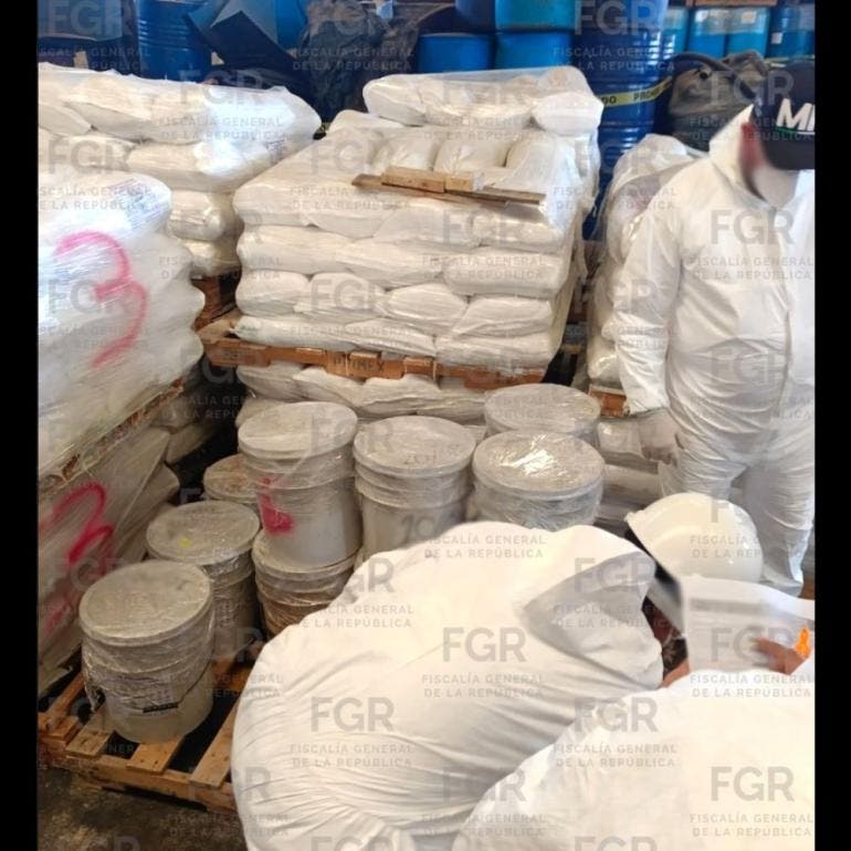 Destruyen más de 100 toneladas de sustancias aseguradas en Sinaloa