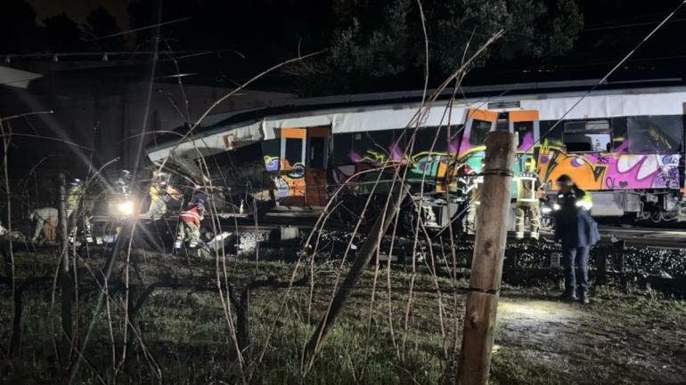 accidente tren Barcelona 20 heridos.jpg