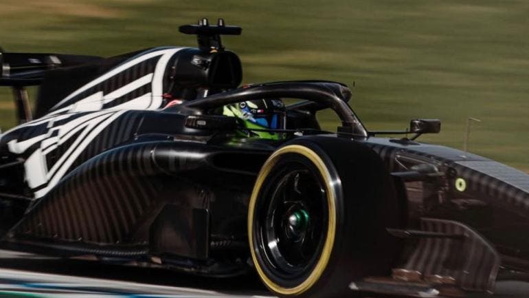 Checo Pérez corre en Barcelona en Pretemporada de la F1 