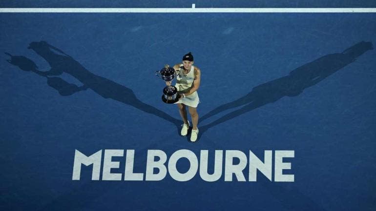 El set definitivo comenzó con dominio de Sabalenka, que se adelantó 3-0, pero Rybakina ajustó su estrategia, redujo riesgos y recuperó terreno hasta igualar el marcador.