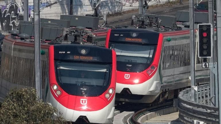 inauguracion completa Tren Interurbano 2 febrero.jpg