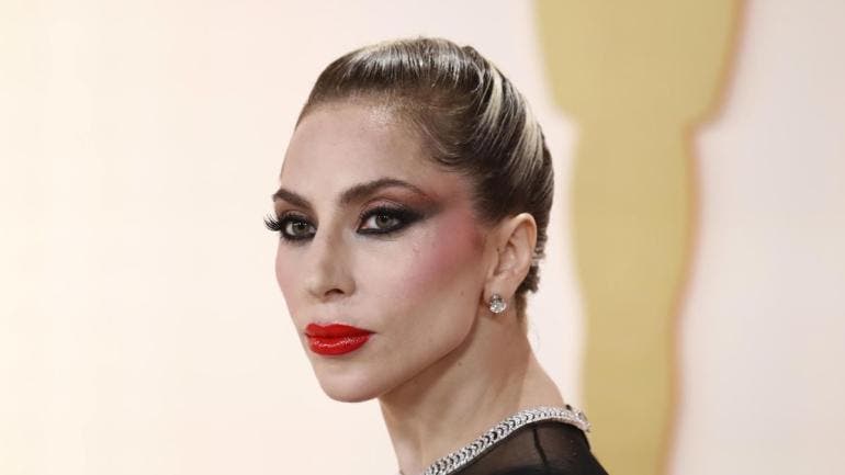 LADY GAGA DETIENE CONCIERTO EN TOKIO