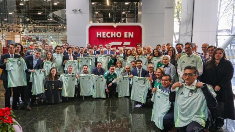 lanzan Economia CCE campana Mundial.jpg