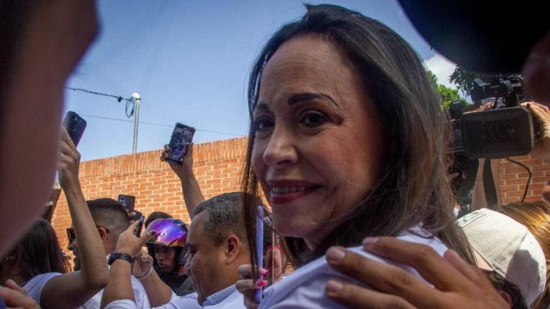 Hasta el momento, no existe un pronunciamiento oficial de las Fuerzas Armadas venezolanas sobre un eventual relevo en el poder.