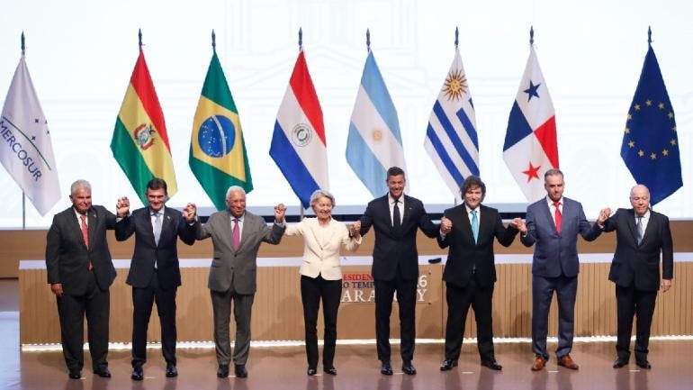 Mercosur y la UE firman el acuerdo de libre comercio FOTO DE EFE