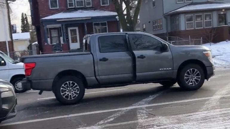 mujer abatida ICE Mineapolis blanca.jpg