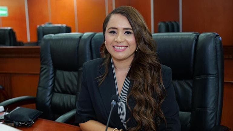 retienen diputada Alejandra Ang Hernandez.jpg