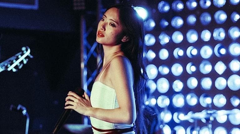 SARAH KINSLEY LONELY TOUCH ESTRENO