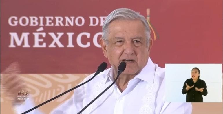AMLO anuncia reforzamiento de 'Sembrando Vida' para impulsar producción mezcalera