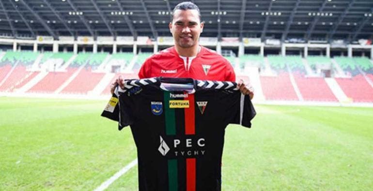 Gullit peña llega a Monarcas Morelia