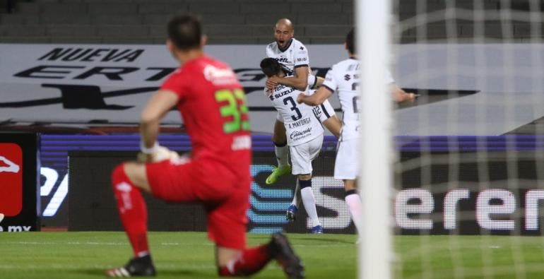 Pumas golea a Cruz Azul y logra avanzar a la final