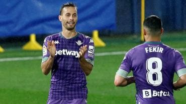Betis quita invicto de Villarreal en casa con Guardado de titular