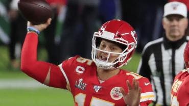 Mahomes presume el talento de sus socios en la ofensiva de Chiefs