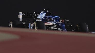 Fernando Alonso abandonó por culpa de un envoltorio de sándwich