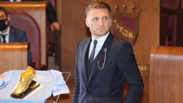 Ciro Immobile recibe la Bota de Oro 2020