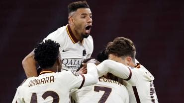 Roma remonta al Ajax en un partido gris de Edson Álvarez