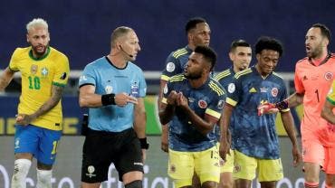 Colombia pide a Conmebol suspender a Pitana por arbitraje ante Brasil