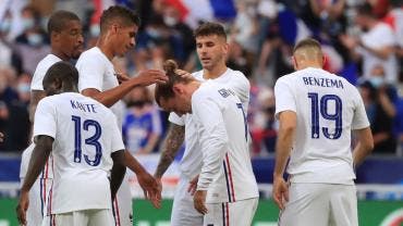 Francia aplasta a Bulgaria con golazo de Griezmann y susto de Benzema