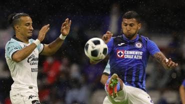 Cruz Azul inicia defensa del título con derrota ante Mazatlán