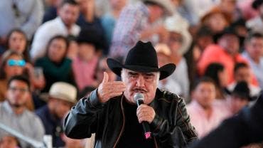 Vicente Fernández.