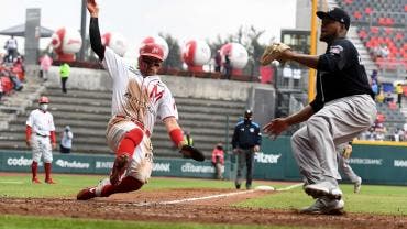Diablos Rojos derrota a Tigres y empata la serie en el Diamante de Fuego