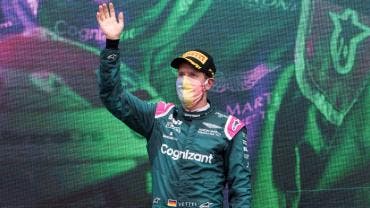 Descalifican y bajan a Vettel del podio en Hungría y Hamilton es más líder