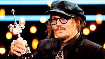 El actor estadounidense Johnny Depp recibe el Premio Donostia en reconocimiento a su carrera, este miércoles en la 69 edición del Festival de Cine de San Sebastián.