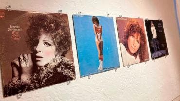 La exposición 'Hello Gorgeous' (Hola Preciosa) sobre Barbra Streisand ayer, en el Museo Judío de Florida en Miami Beach.